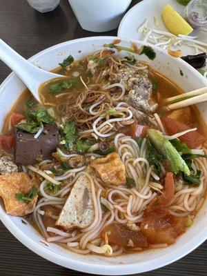 Bún riêu, perfectly done