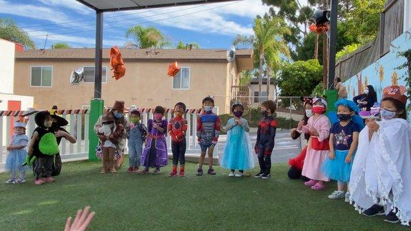 Costume Parade & Performance! These kiddos sang their hearts out in Chinese! Good job!