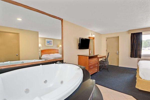 1 King Bed Jacuzzi Suite