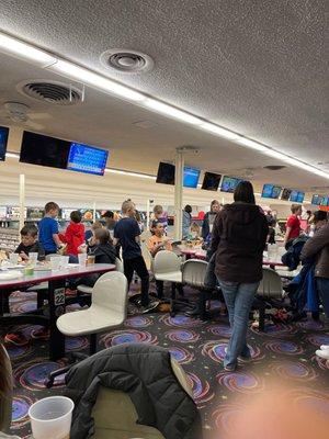 Bowling lanes - Full House