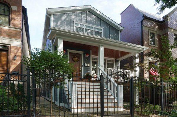 Farmhouse Chicago home with Hardy Board siding.