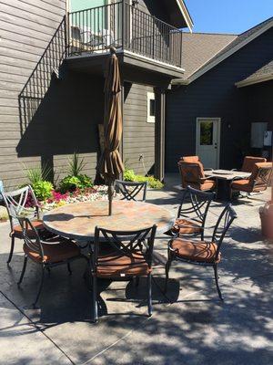 Outdoor dining and fire pit on the patio