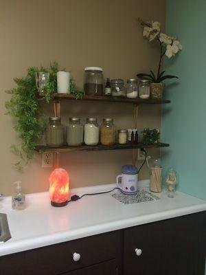 Facial Room: Organic ingredients mixed on the spot that help customize your experience.