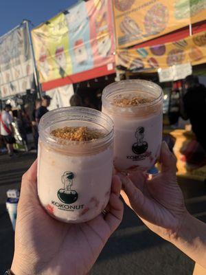 Kokonut pudding with strawberries