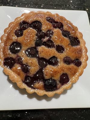 Blueberry tart 4/5 stars