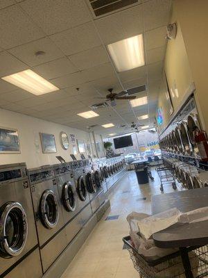 Come check out our super clean super friendly laundromat !