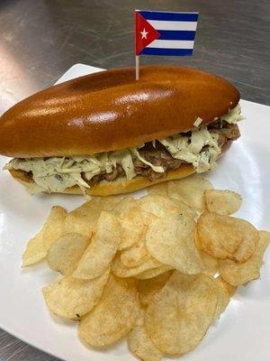 Pork Sandwich on Hawaiian Bread / Pan con lechon en pan de media noche