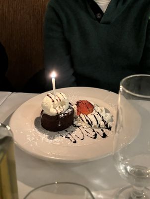 warm flourless chocolate cake