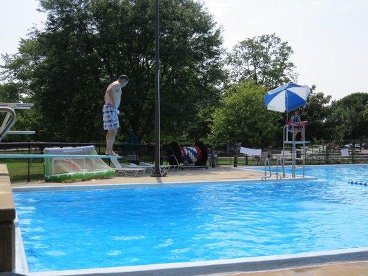 The diving well, located in the west pool.