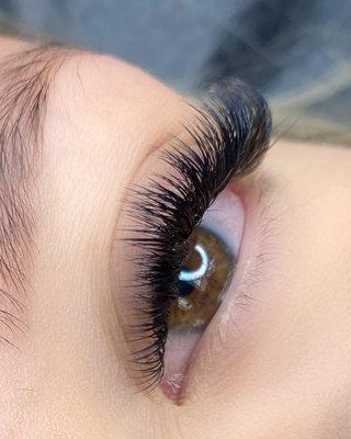 Volume lashes