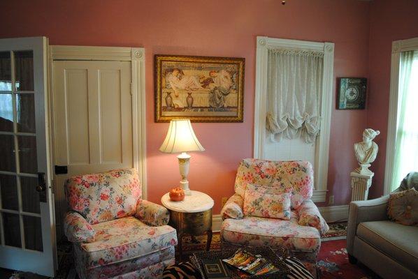 One of the comfy sitting areas in the Swann Hotel B&B