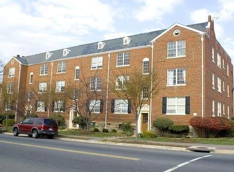 Apartments at 2701 Mt. Vernon Avenue in Del Ray