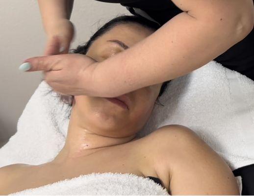 Face lifting massage