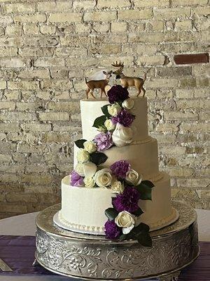 Traditional wedding cake