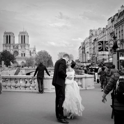 bride and groom paris