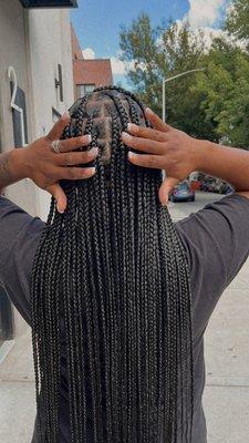 Medium Knotless Braids