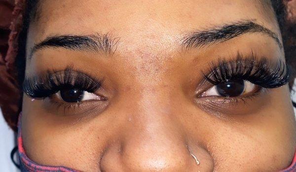 Whispy hybrid full set lash extensions