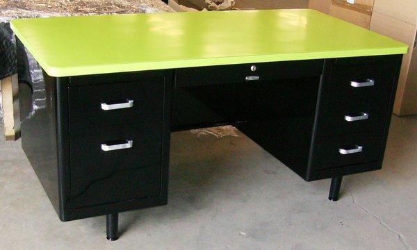 Powder Coat Antique Tanker Desk