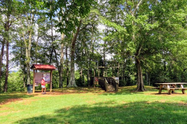 Picnic Area and Observation Point near Parking