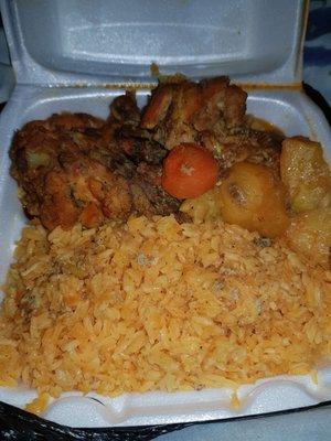 Stewed chicken and yellow rice