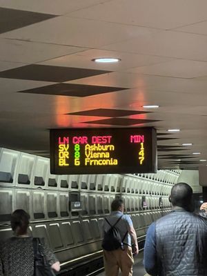 Federal Center SW Metro Station