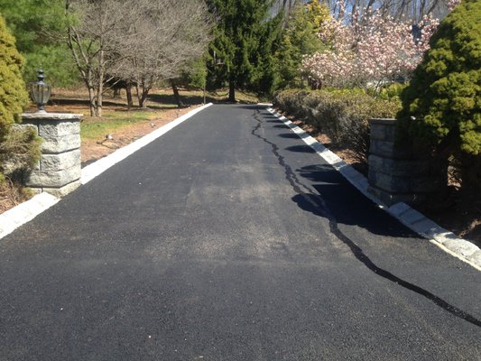 Asphalt paving