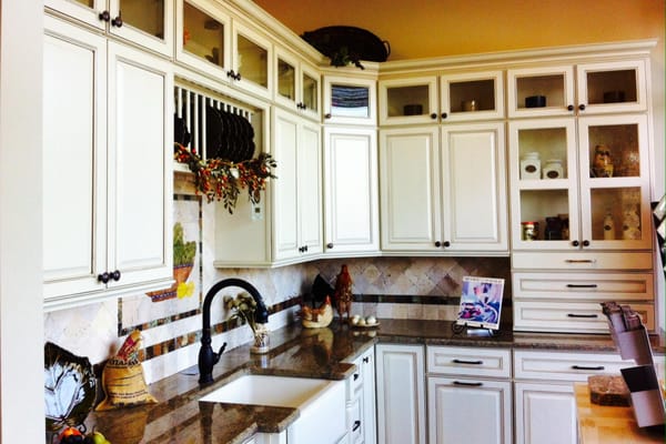 Come see this beautiful Kraftmaid kitchen and all it has to offer in our North Haven showroom :)