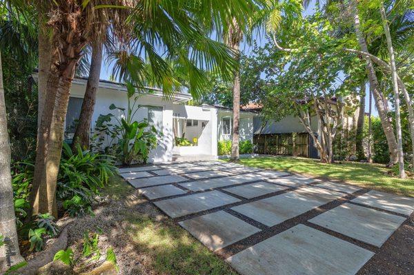 3/3 Home - 2,100 sf - Belle Meade, Miami. For Sale