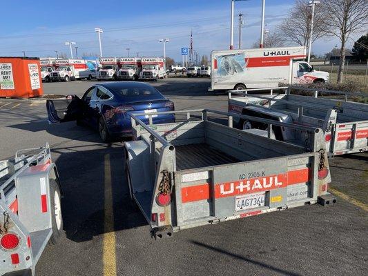 Tesla towing a 5x9. Easy!