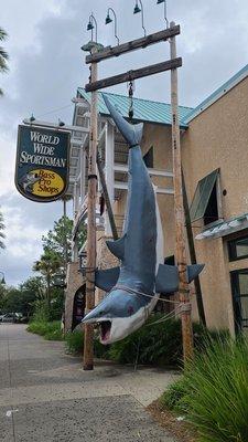 Bruce is outside of the Bass Pro Shop  08-22-2022