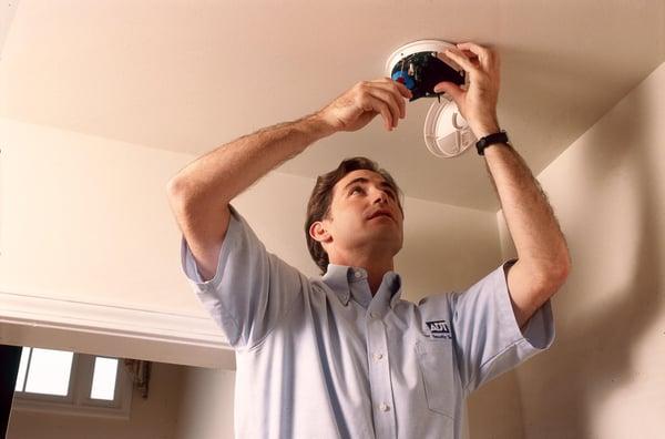 Smoke detector installation