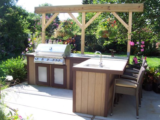 A back yard BBQ station