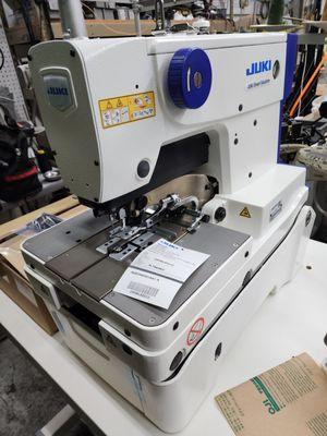 Juki Keyhole Sewing Machine / Made in Japan