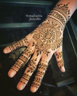 Bridal henna