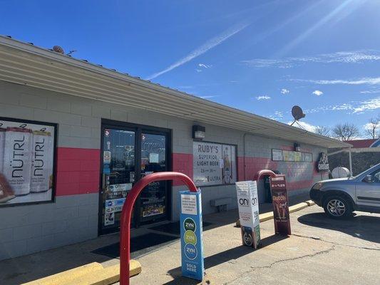 This front of store/gas station