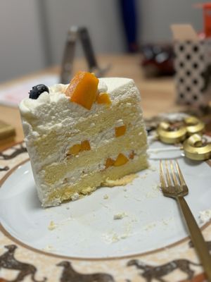 4 inch mango cake