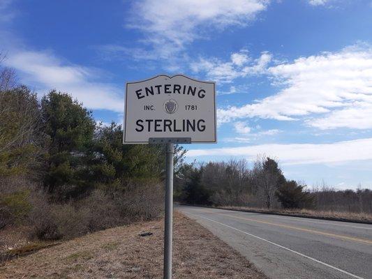 Entering Sterling on Raymond Huntington Highway.