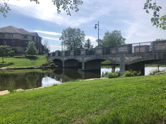 Pedestrian bridge