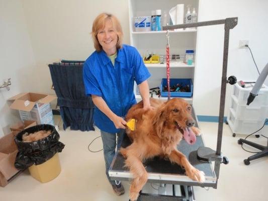 Happy Tails Pet Grooming & Boarding