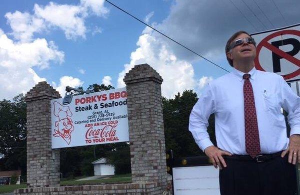 Politician spotted at a BBQ place, watching the eclipse of 21 Aug 2017.