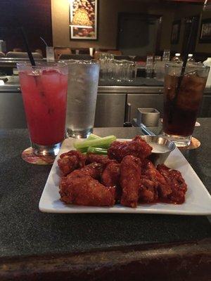 Hot Wings.... Strawberry Lemonade & Coke