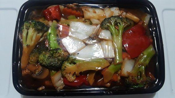 Mixed Vegetables in Garlic Sauce: Green & red pepper, baby corn, napa cabbage, snow peas, carrot, mushrooms, broccoli, in spicy garlic sauce