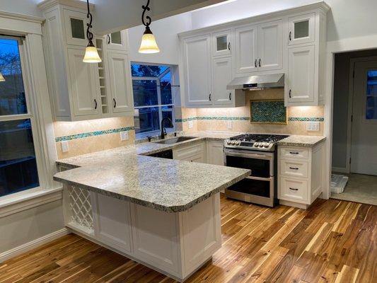 Woodenbridge Custom Cabinets & Granite