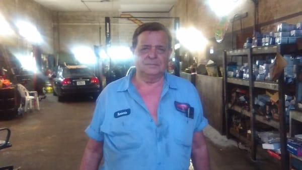 This is Remberto the owner, runs a tight ship. Has worked on my high performace cars, fast and good price.
 Marco Villegas