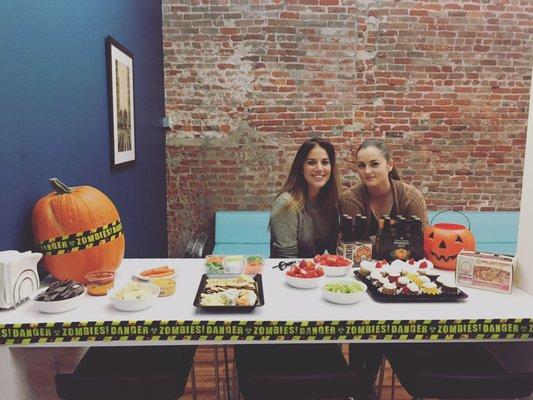 The Wunderful hostesses of our Halloween Happy Hour