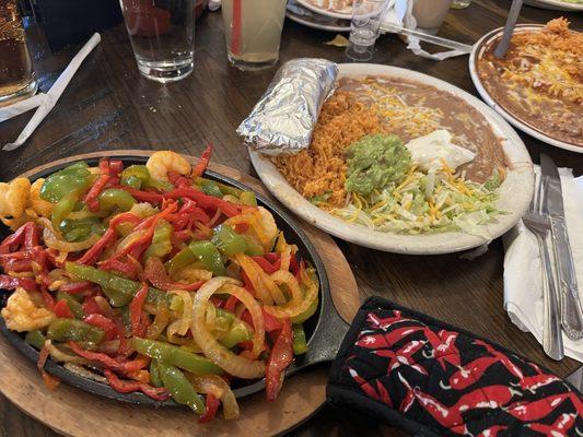 Shrimp fajitas with all the fixings