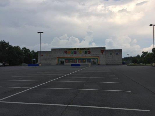 The front of the store, just hours after closing permanently.