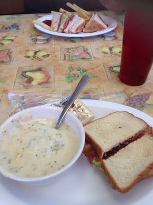 BLT & broccoli cheddar soup.