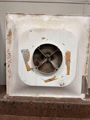 Air vent before cleaning