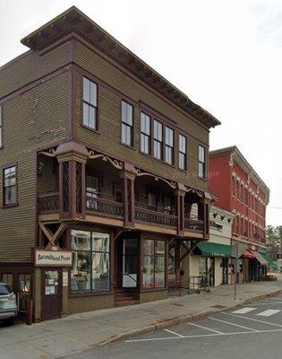 Quality used bookstore run by the Friends of the Saint Johnsbury Athenaeum.